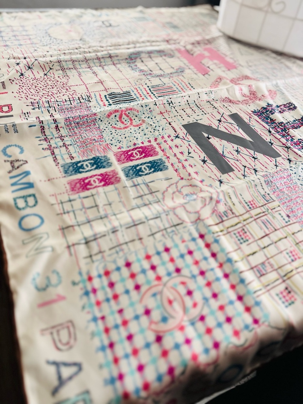 Authentic Vintage Chanel Paris 100% Silk Scarf Made In France - Picture 7 of 9
